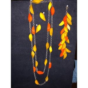 1930’s Bakelite 3 piece set, clip on earrings, bracelet, necklace